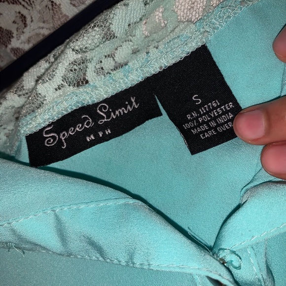 🔥3/$20 Collared Lace Dress - Picture 5 of 5